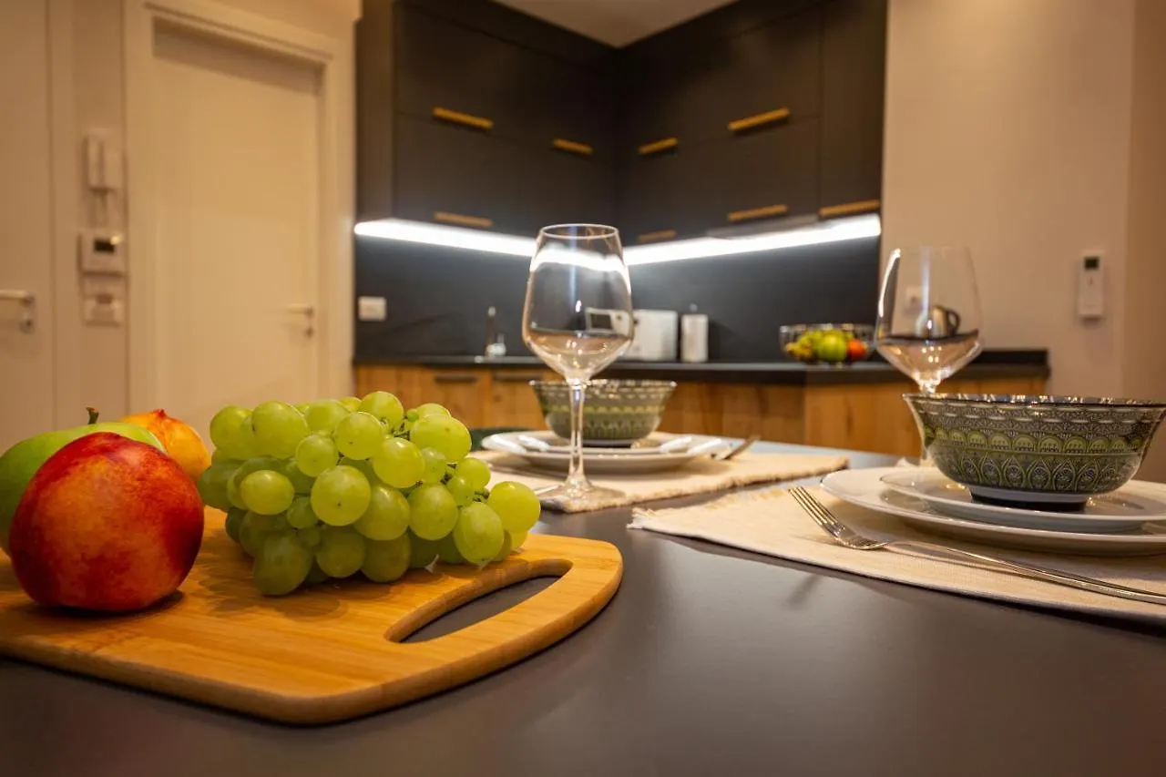 Central Chic Apartments Tirana 0*,